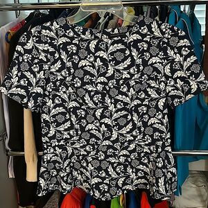 Like New! Women’s Banana Republic Peplum Top